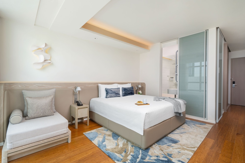 PREMIER, DELUXE, DOUBLE BED, CITY VIEW