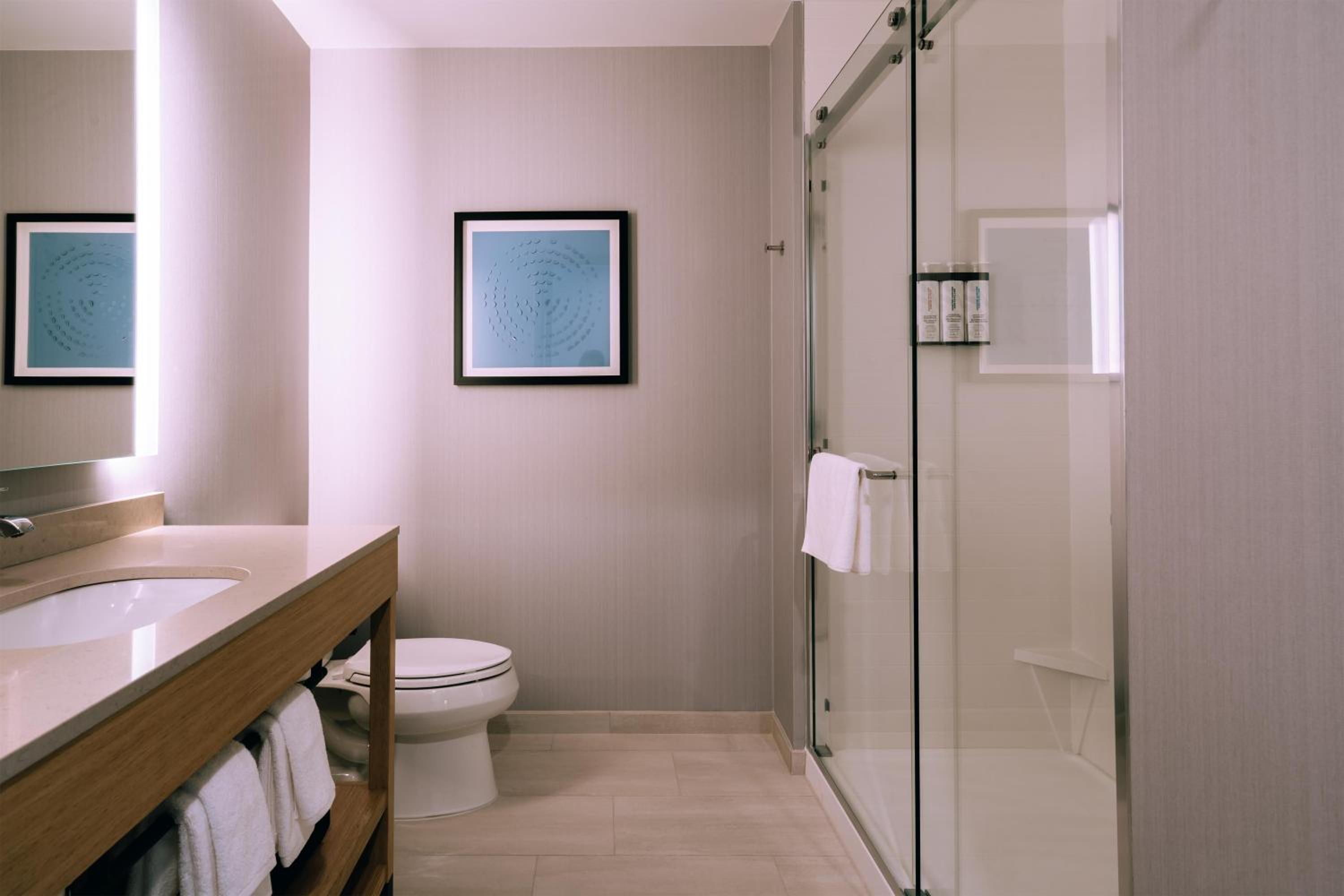Hyatt Place Ontario Airport 48/50