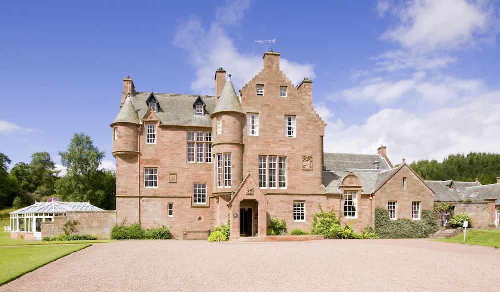 Cringletie House Hotel in PEEBLES