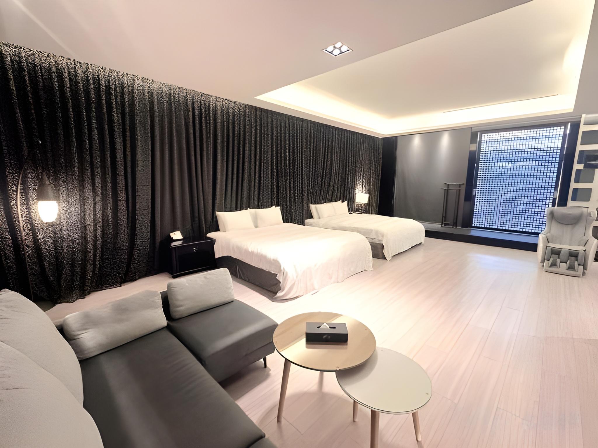 Deluxe, Suite
