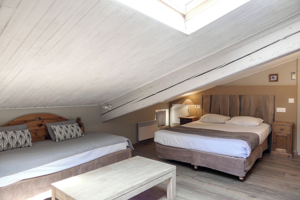 MANSARDETTE, DOUBLE BED