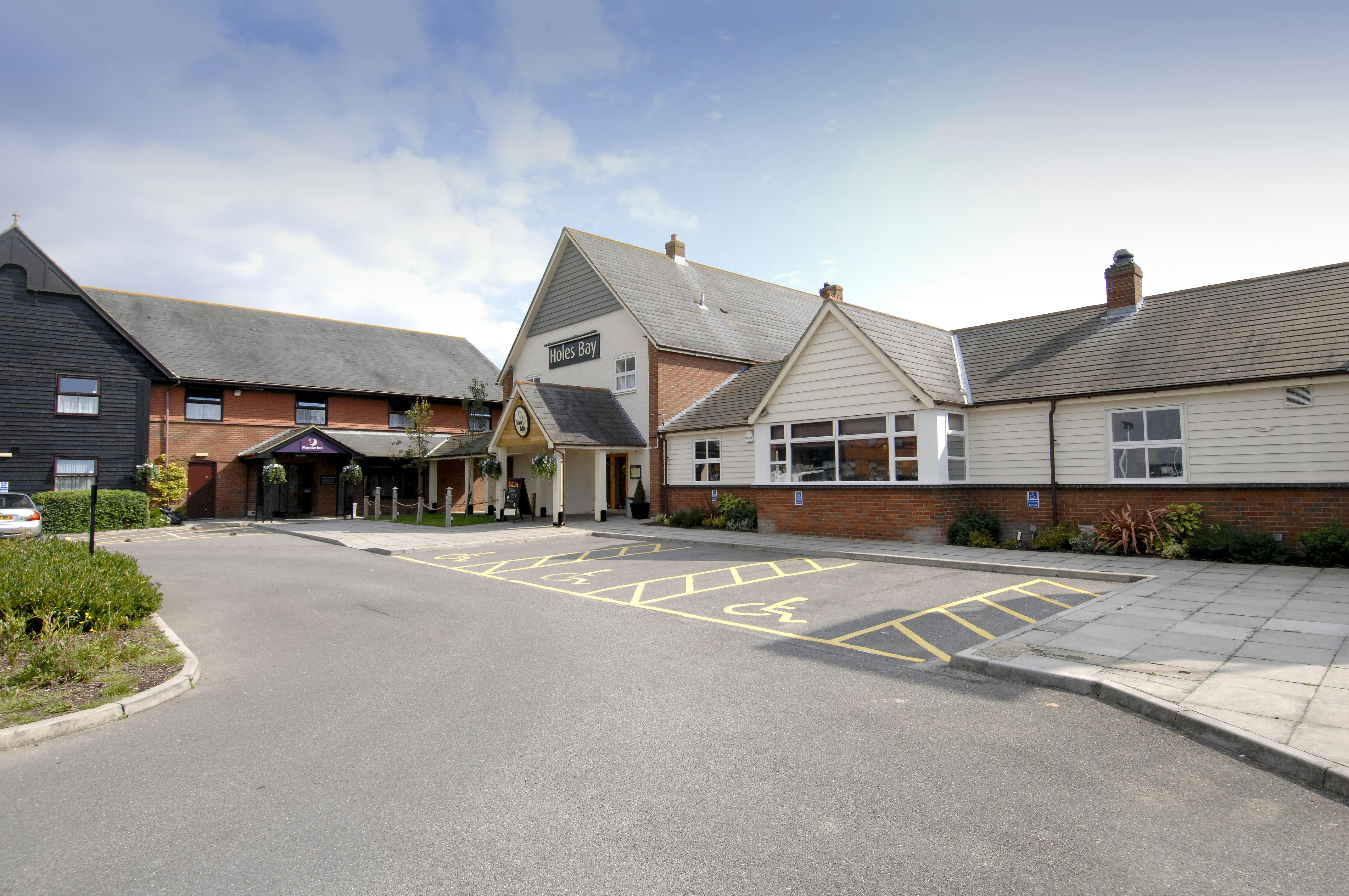 Premier Inn Poole Centre (Holes Bay) 28/32