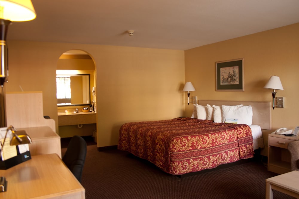 Days Inn by Wyndham New Braunfels 13/33