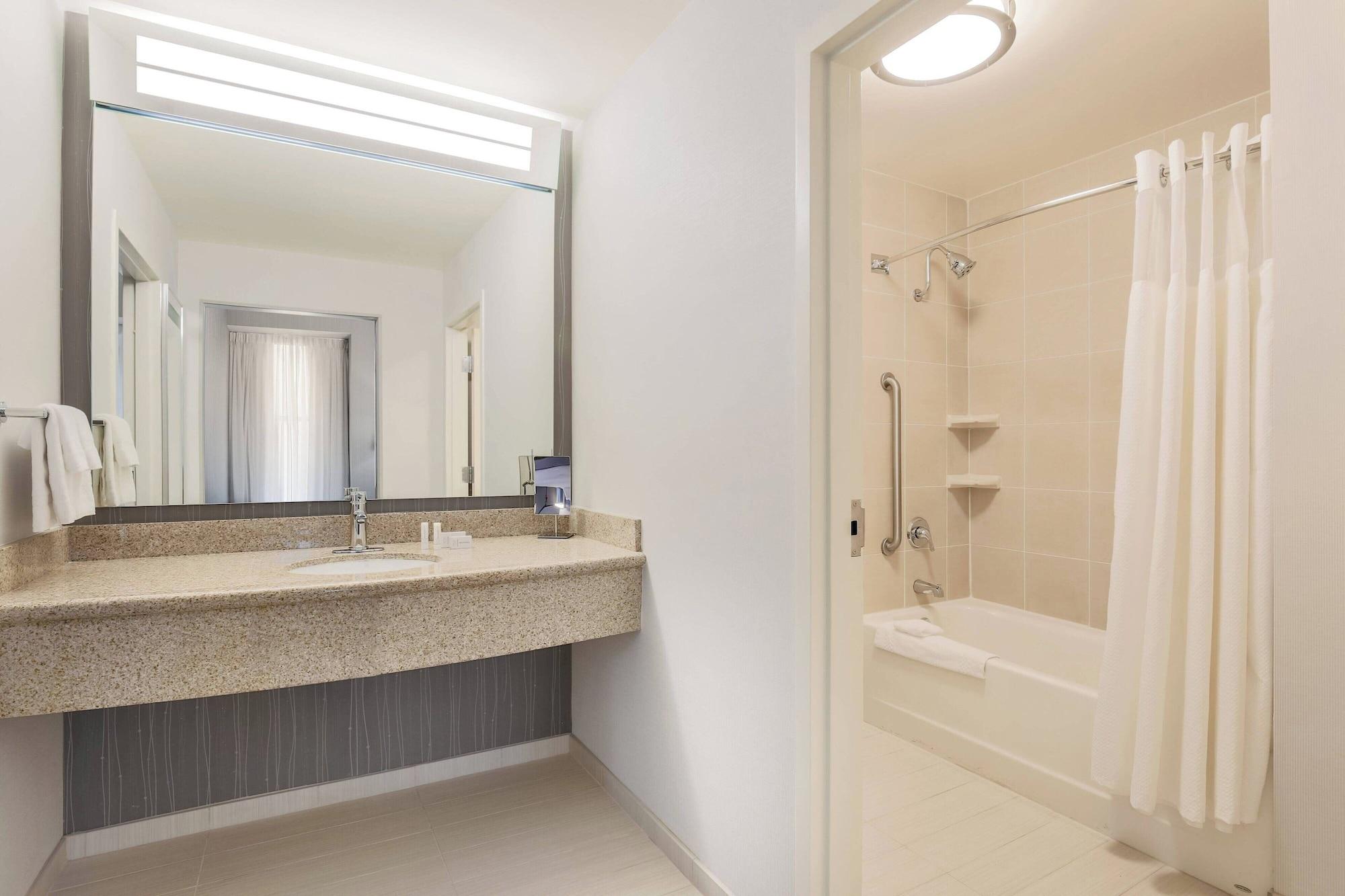 جناح بغرفة نوم واحدة، Courtyard by Marriott Pittsburgh Downtown 2/2