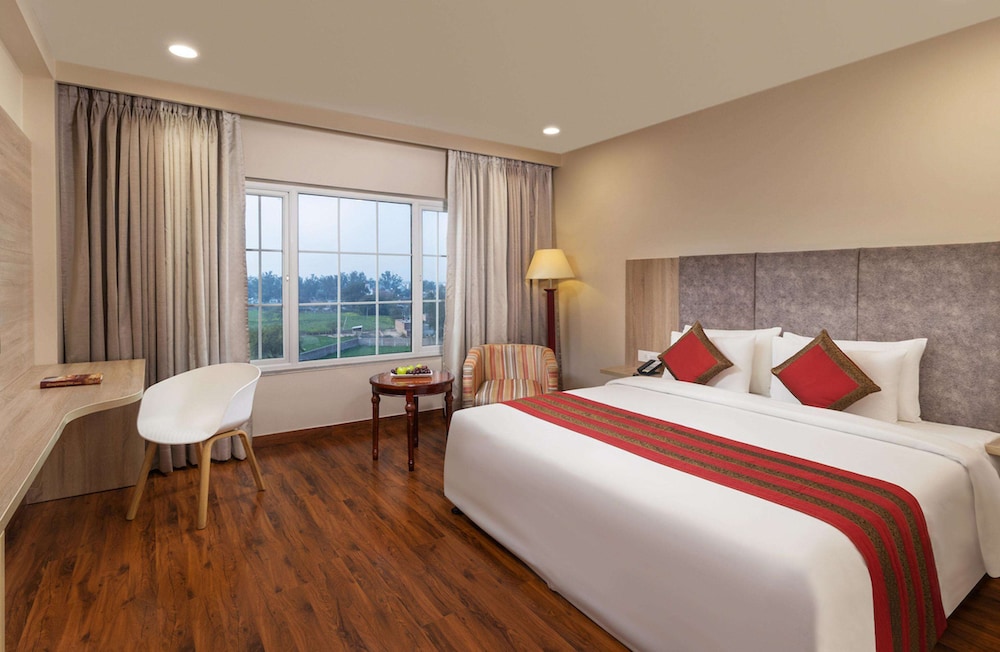 Nidhivan Sarovar Portico Vrindavan 14/58