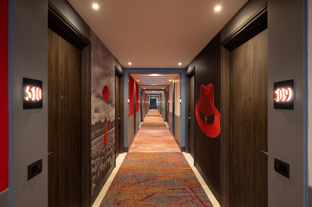 Radisson RED Indore 5/22