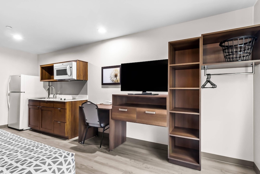 WoodSpring Suites South Houston Hobby 34/48