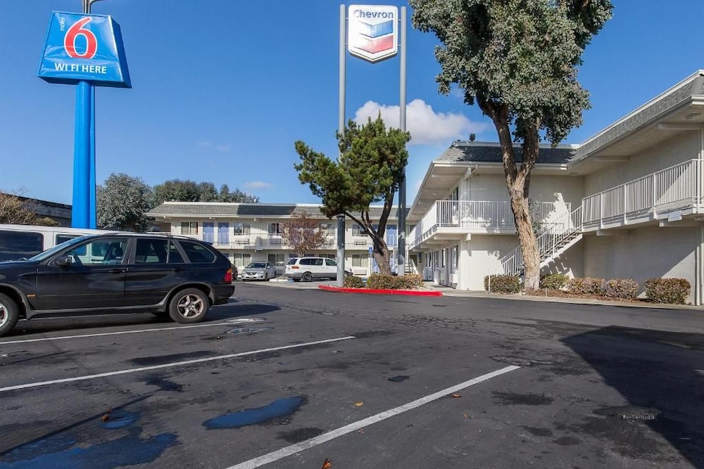 Motel6 Hayward, CA – Silicon Valley Gateway 46/61