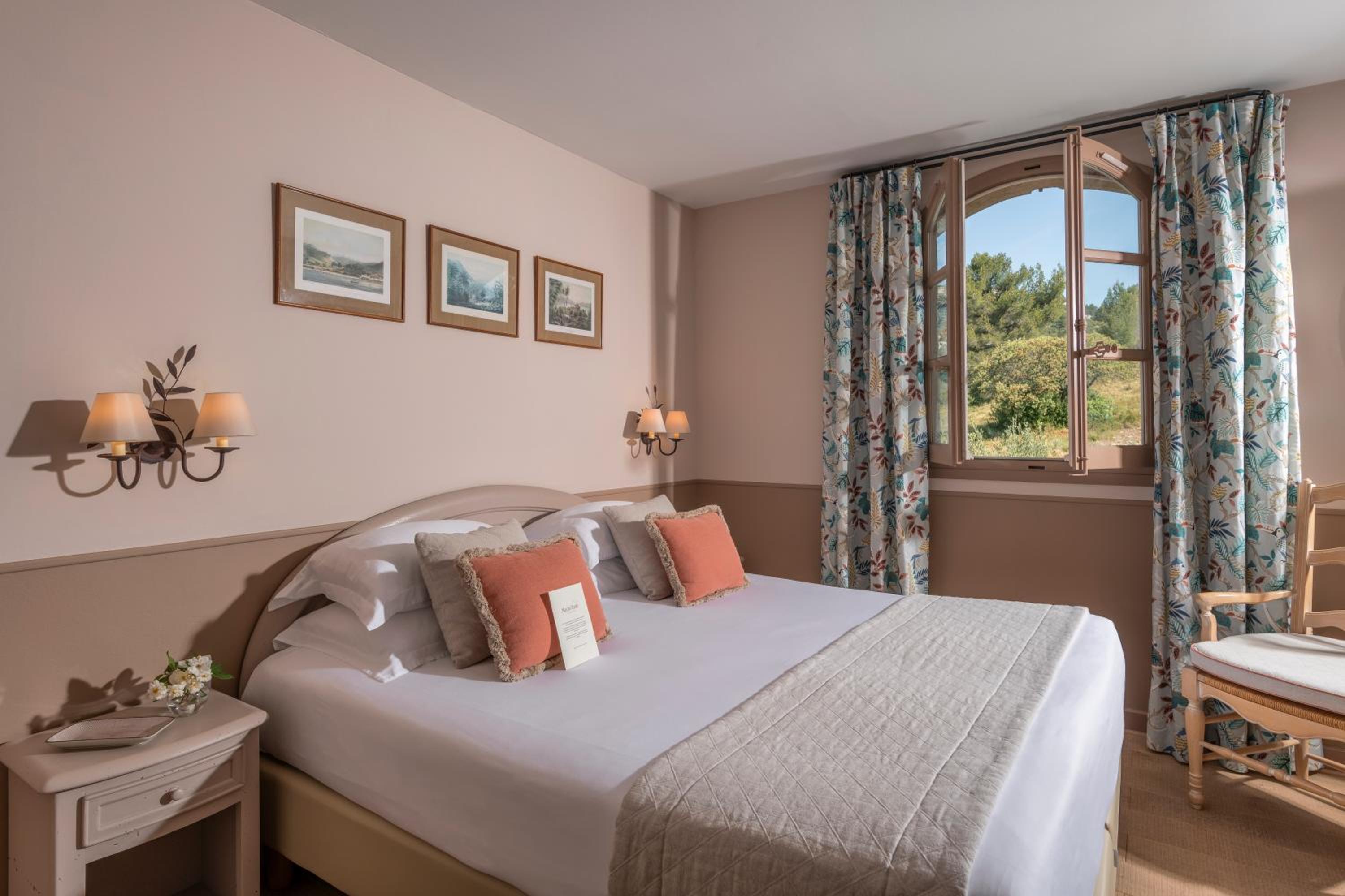 Character, Double or Twin Bed