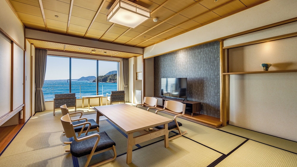 Upgrade, Japanese, 4 Futon Beds