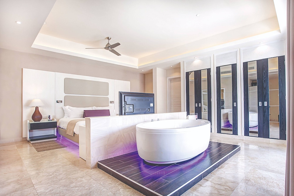 Royalton CHIC Punta Cana, An Autograph Collection All-Inclusive Resort & Casino - Adults Only 5/64