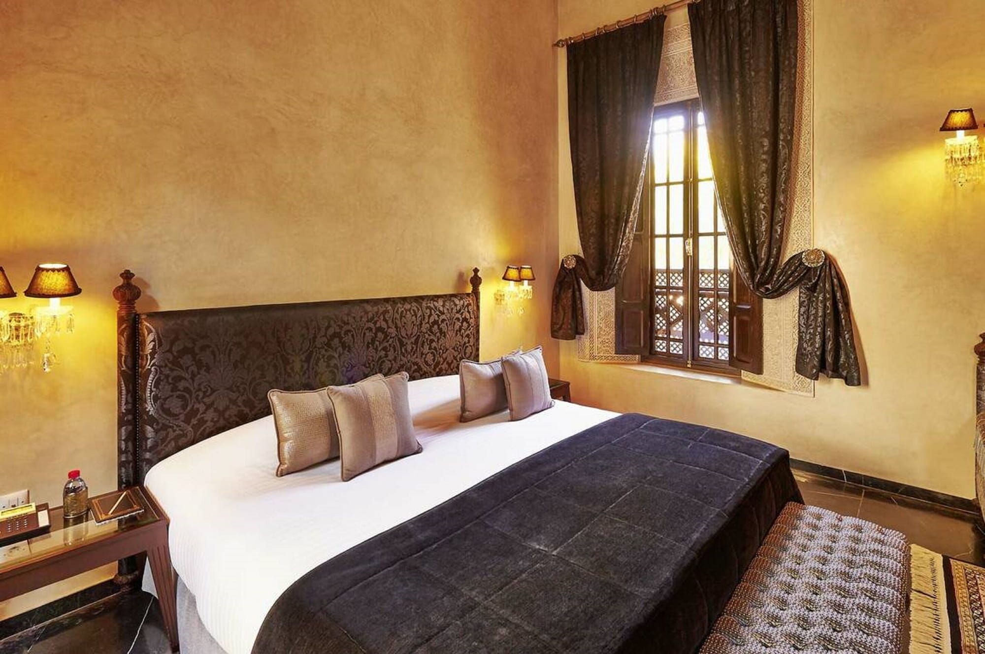 Ambassador, Suite, King Bed