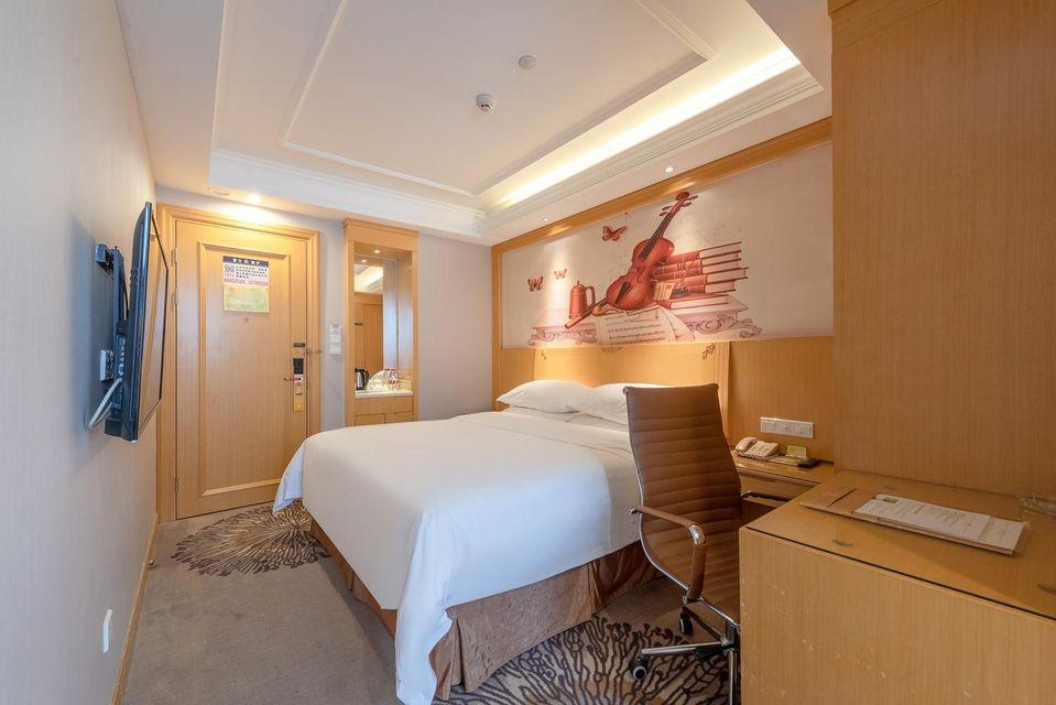 Superior, Queen Bed