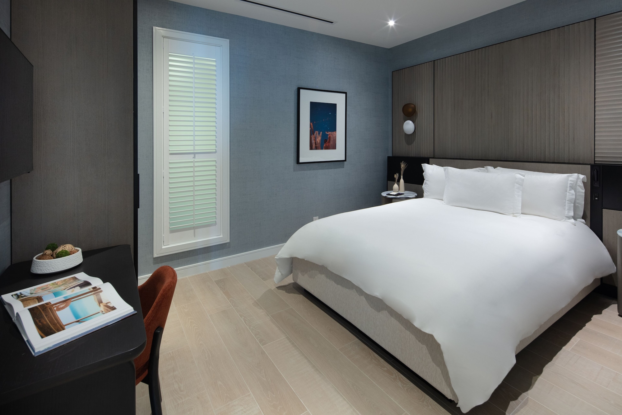 2 Bedrooms, Suite, King and Queen Bed, Ocean Front, Sofa
