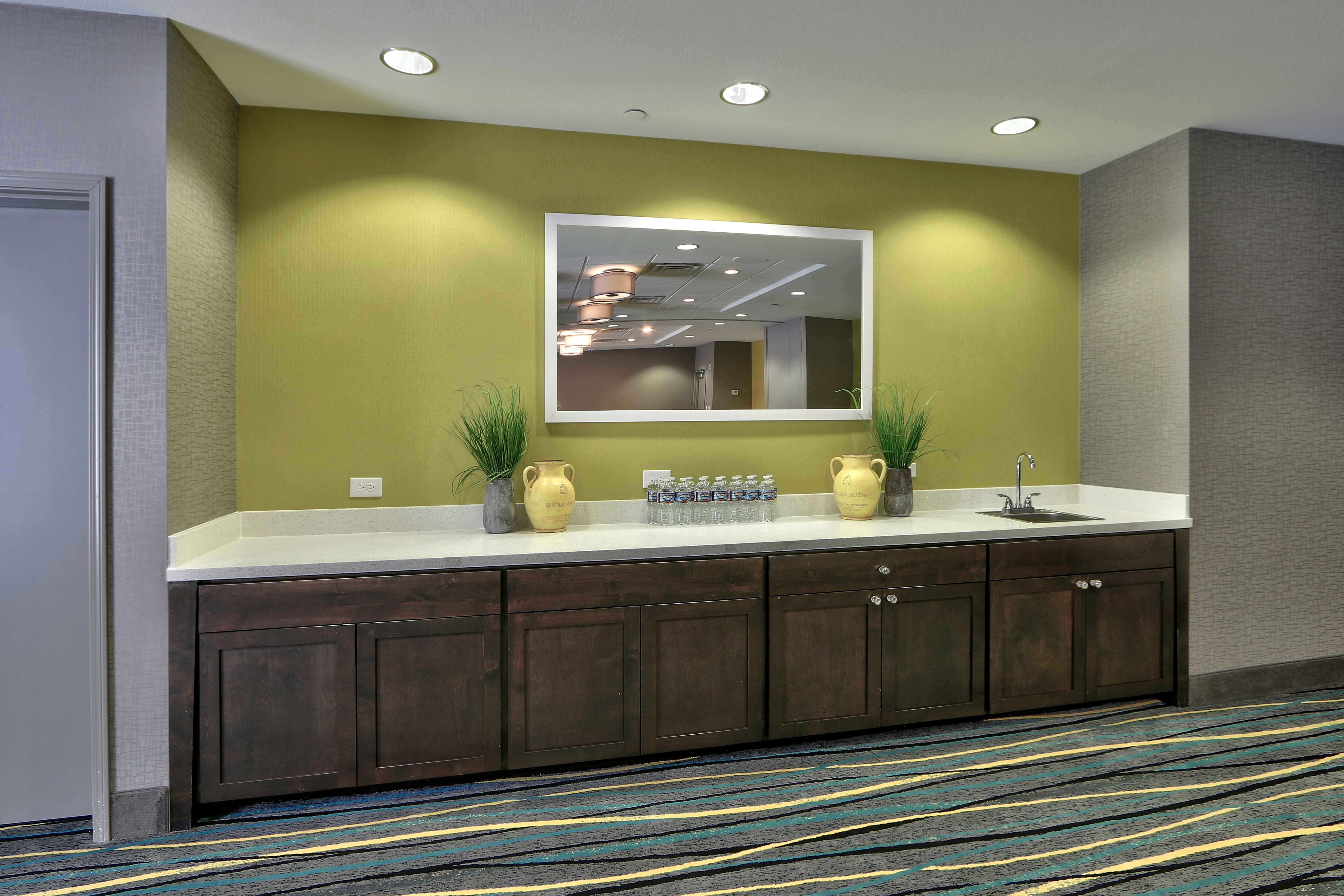 Hampton Inn Suites Albuquerque Airport 7/54