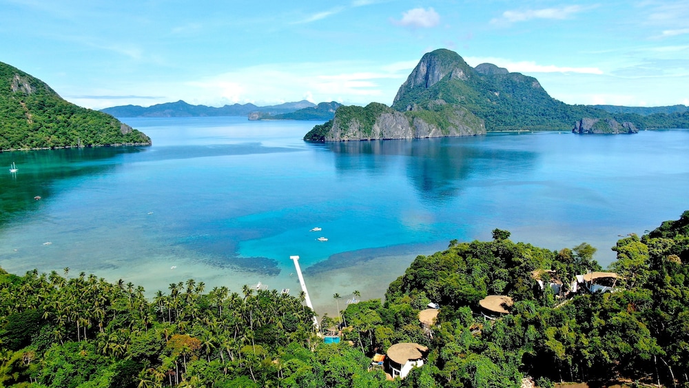 Lihim Resorts 68/75