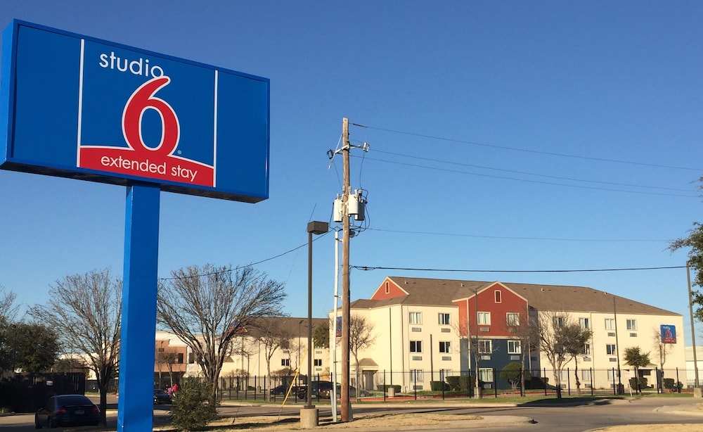 Studio6 Dallas, TX酒店(Studio6 Dallas, TX) 图片1