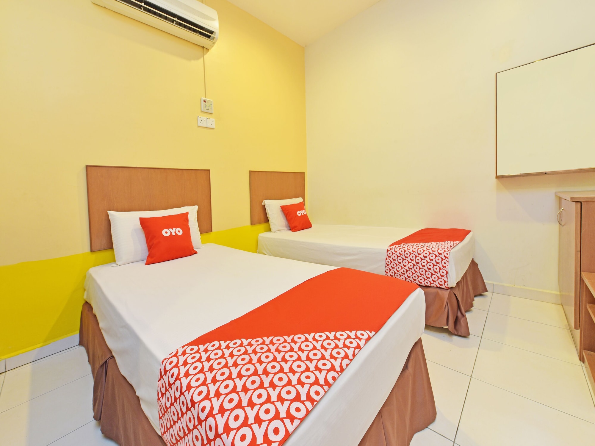 غرفة قياسية بسريرين منفصلين، Oyo 582 Hotel Walk Inn 2/3