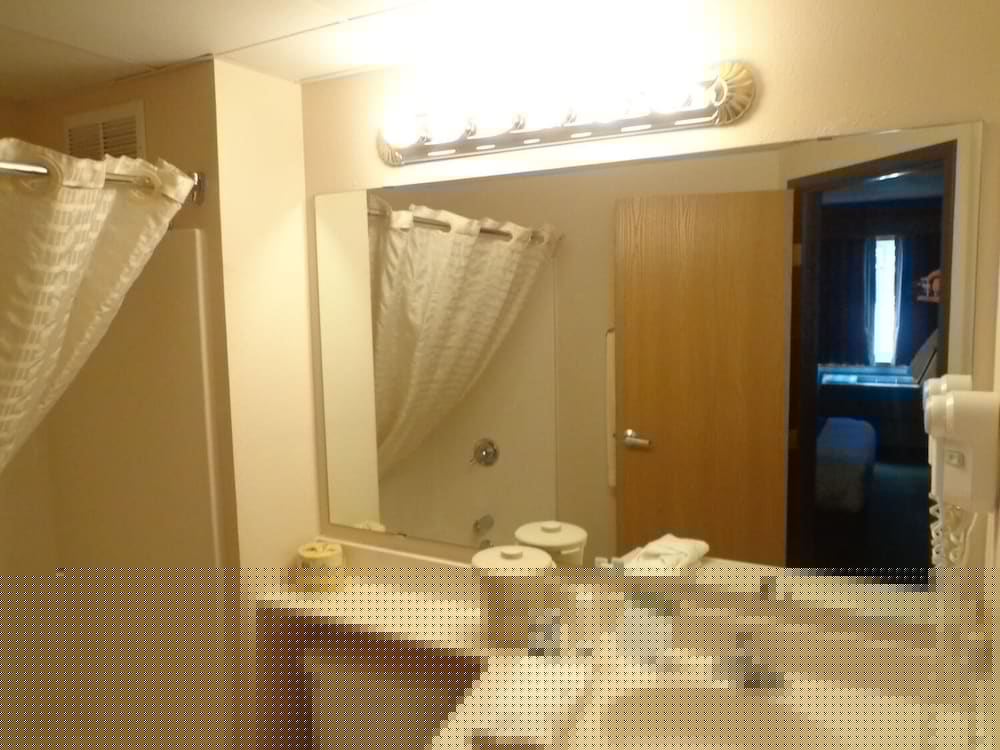 Americinn By Wyndham Madison Sd 12/23