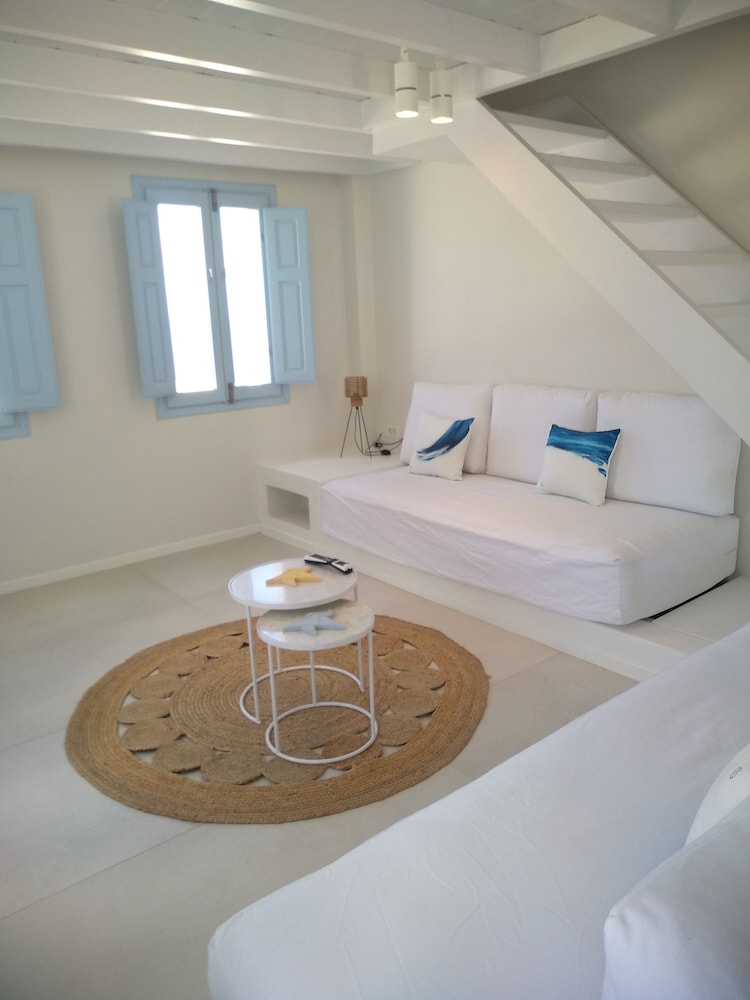 Sol Mate Suites 6/27