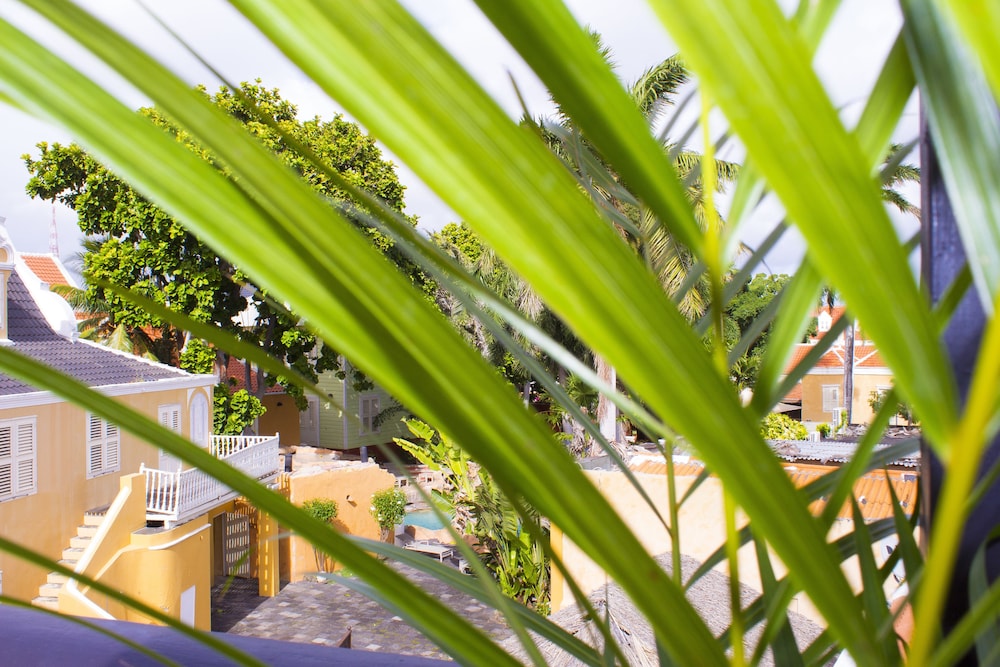 Curacao Suites Hotel 56/66