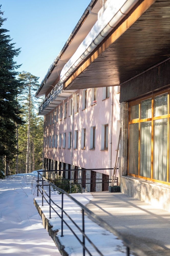 Edelweiss Borovets 3/31