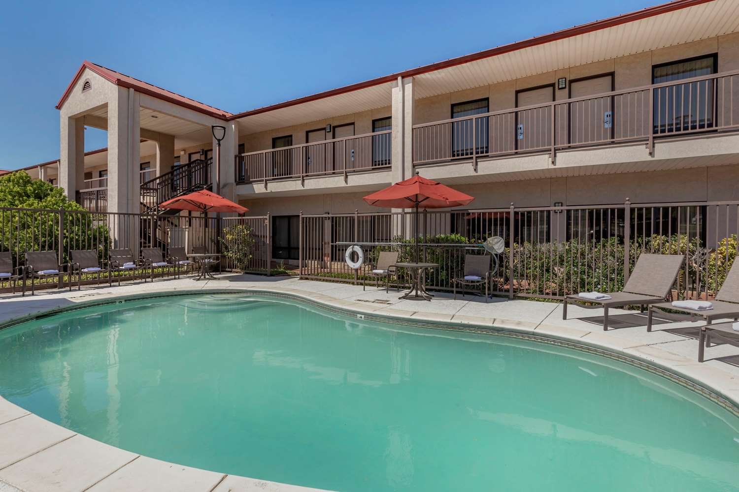Best Western Lindale Inn 4/28