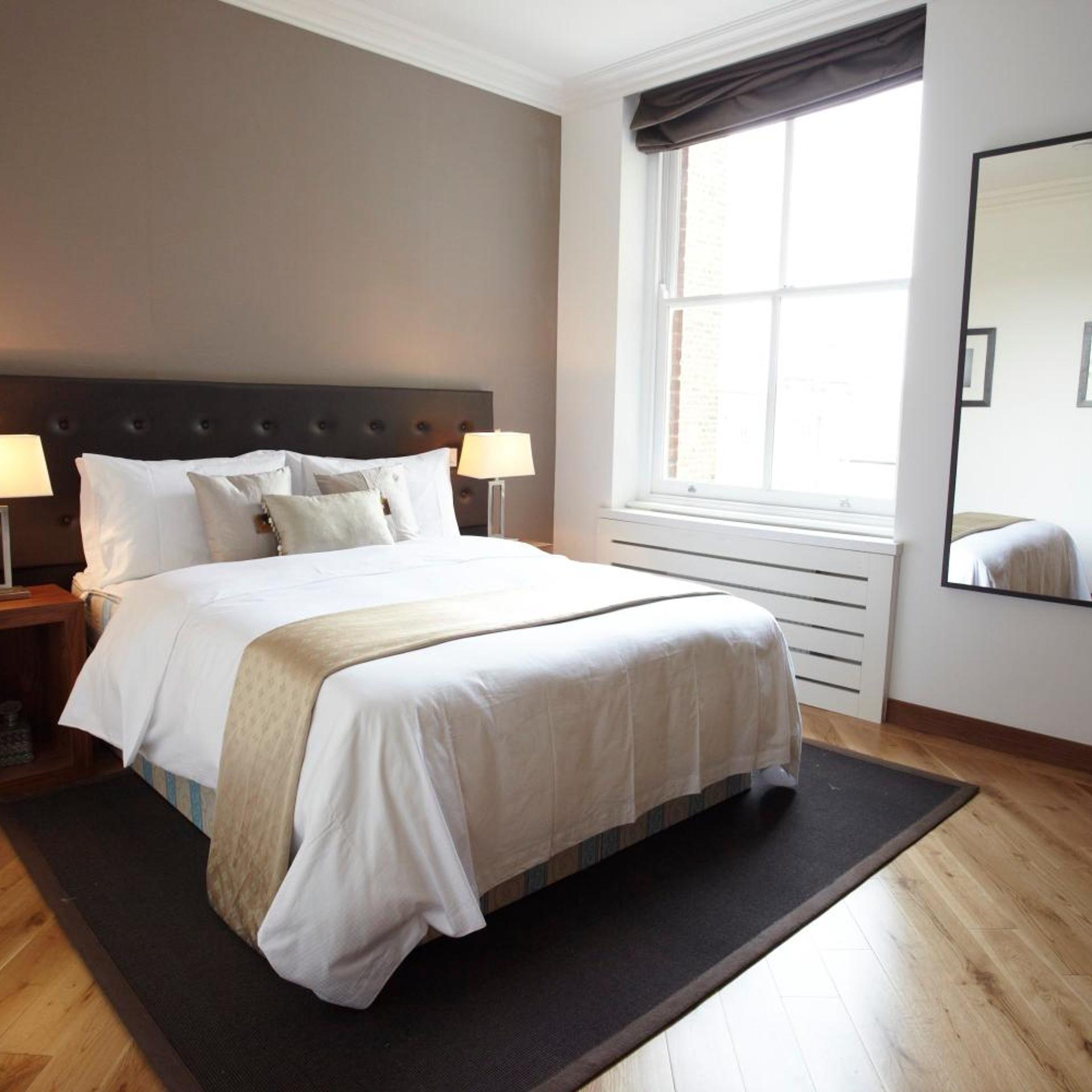 Executive, Suite