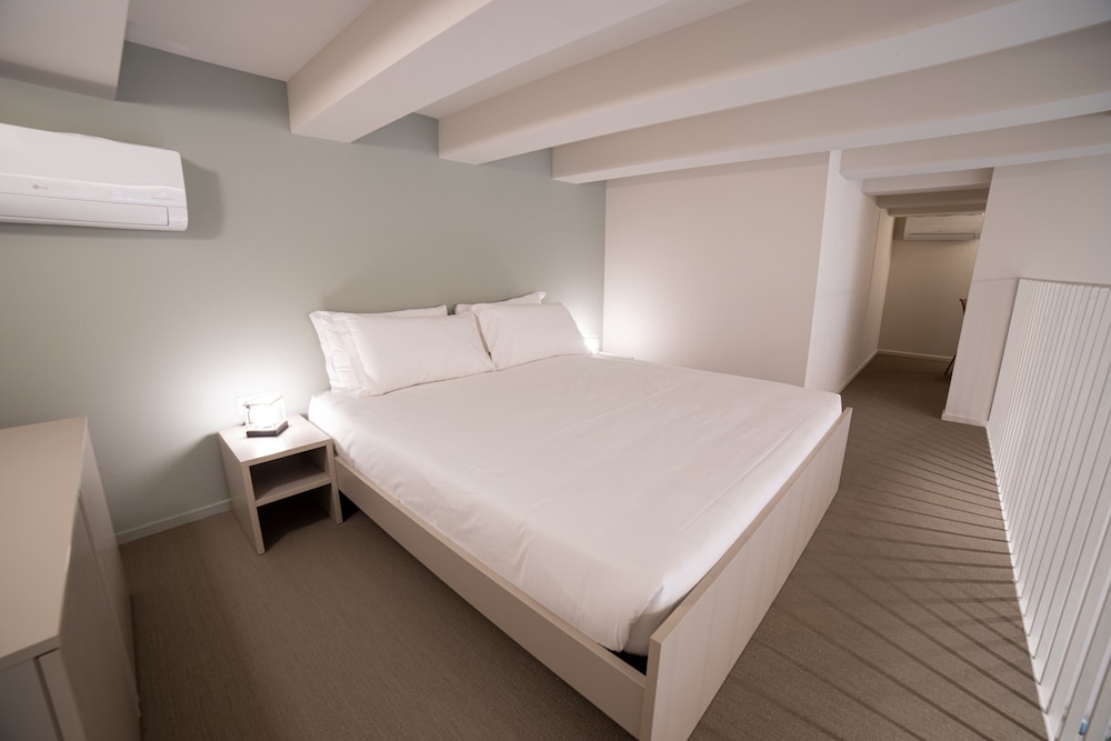 DUPLEX, DELUXE, TERRACE