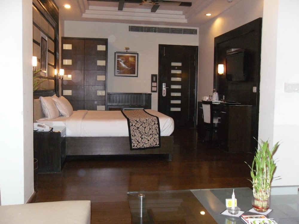 Karon Hotel Lajpat Nagar 43/60