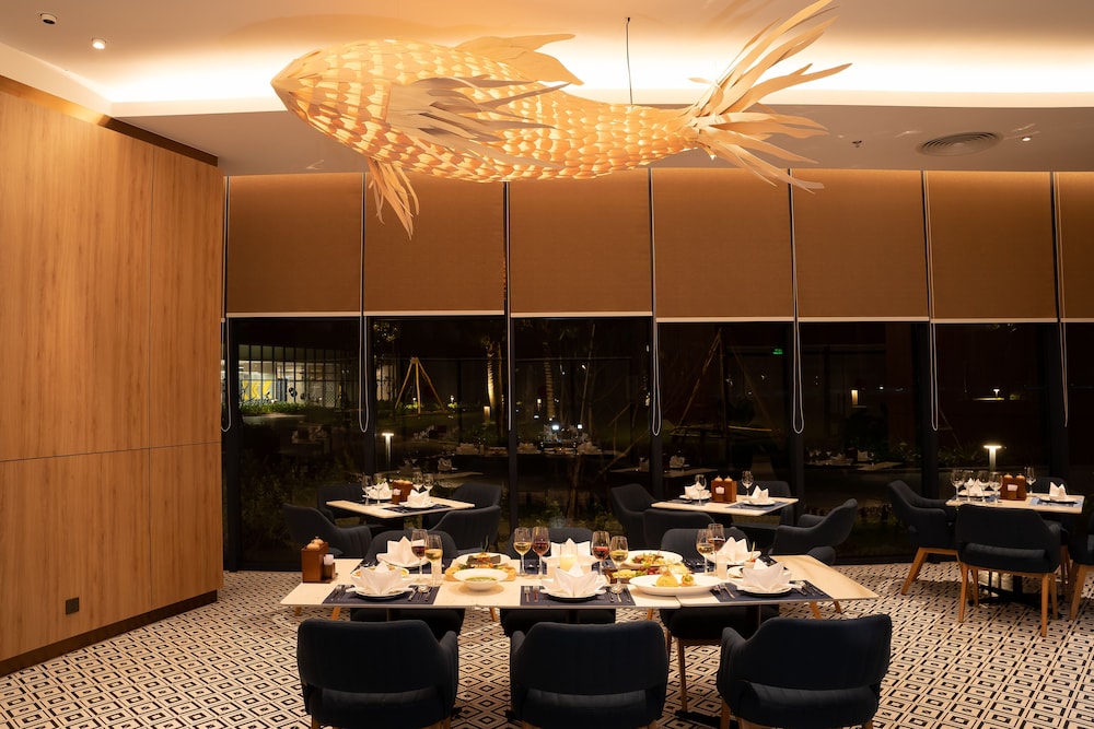 The Empyrean Cam Ranh Beach Resort 35/57