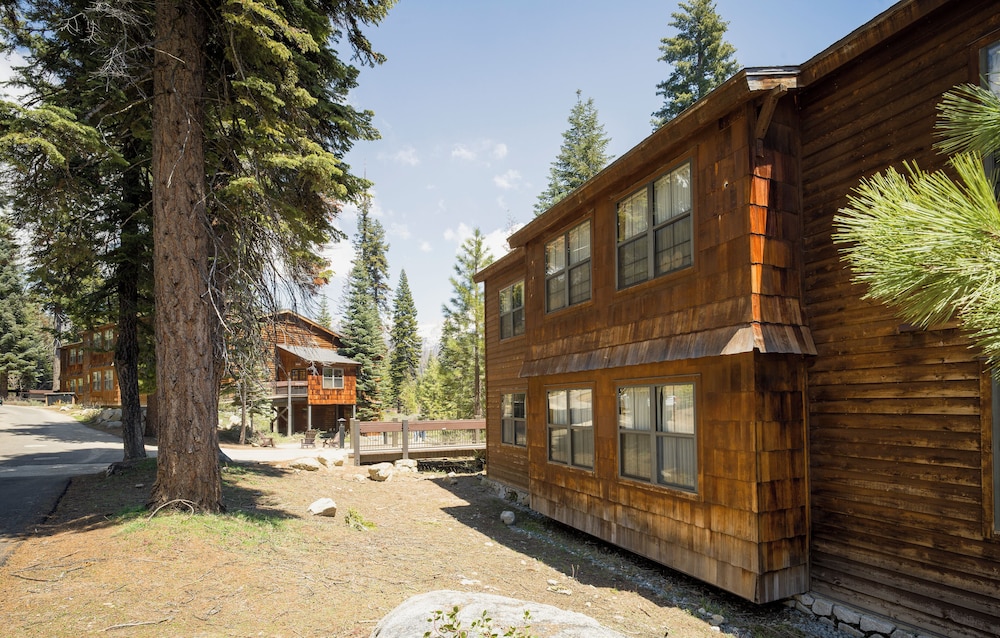 Wuksachi Lodge 67/69