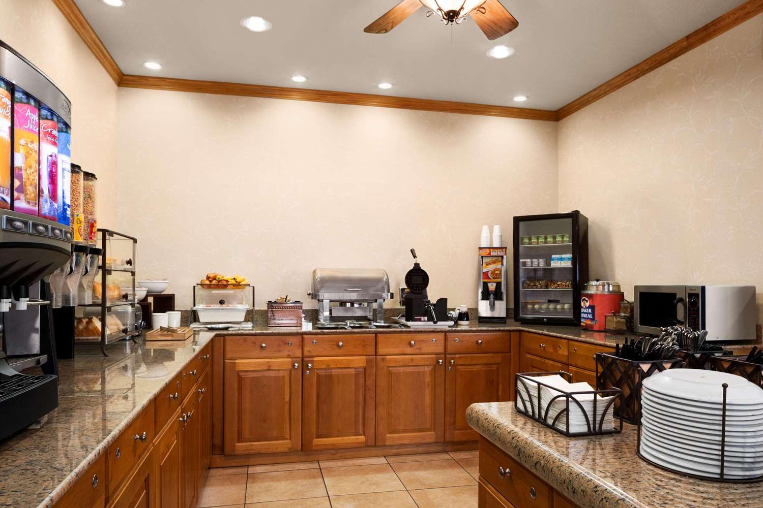 Country Inn and Suites By Radisson Columbus West OH 15/18
