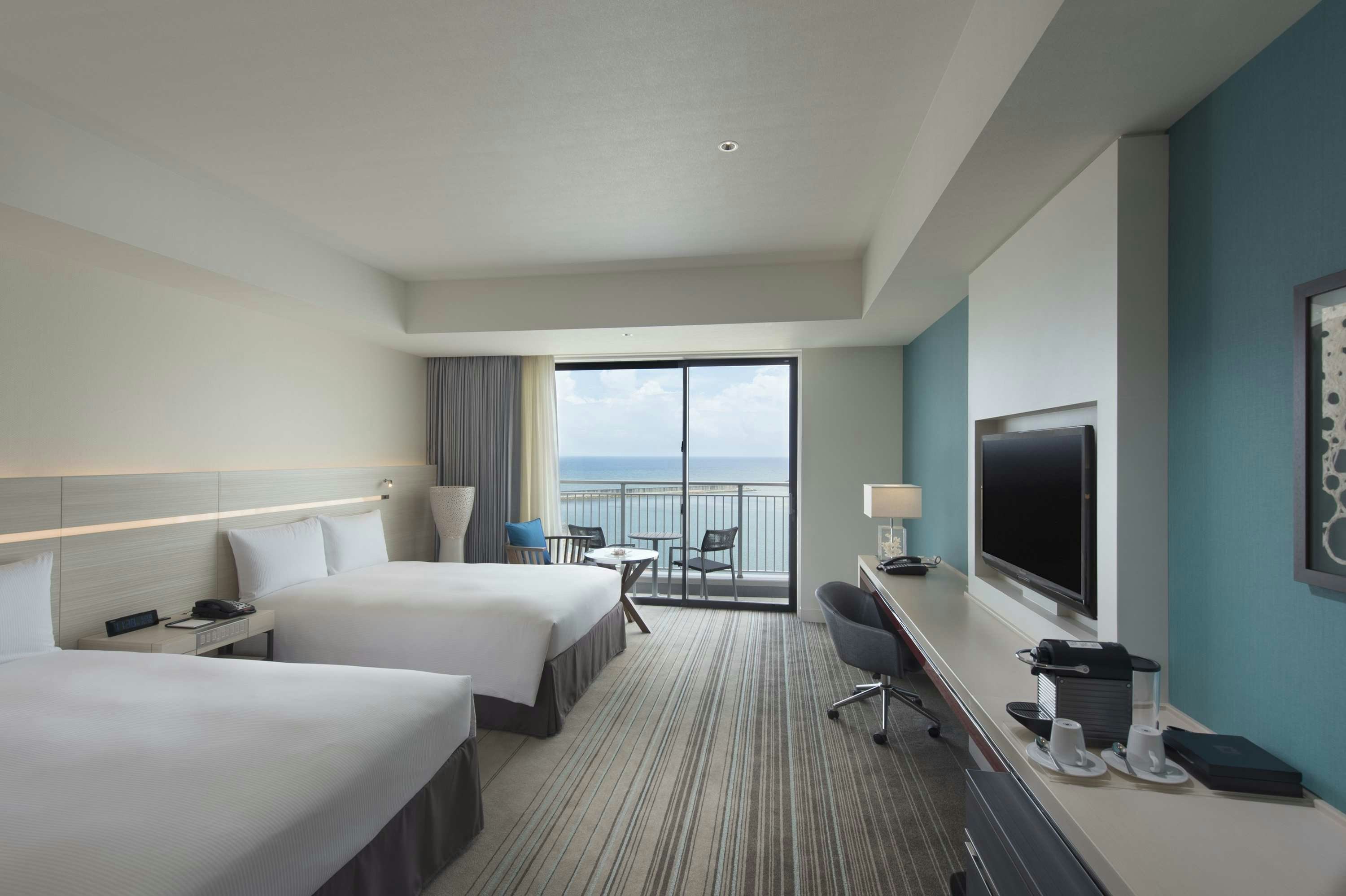 Hilton Okinawa Chatan Resort 20/77