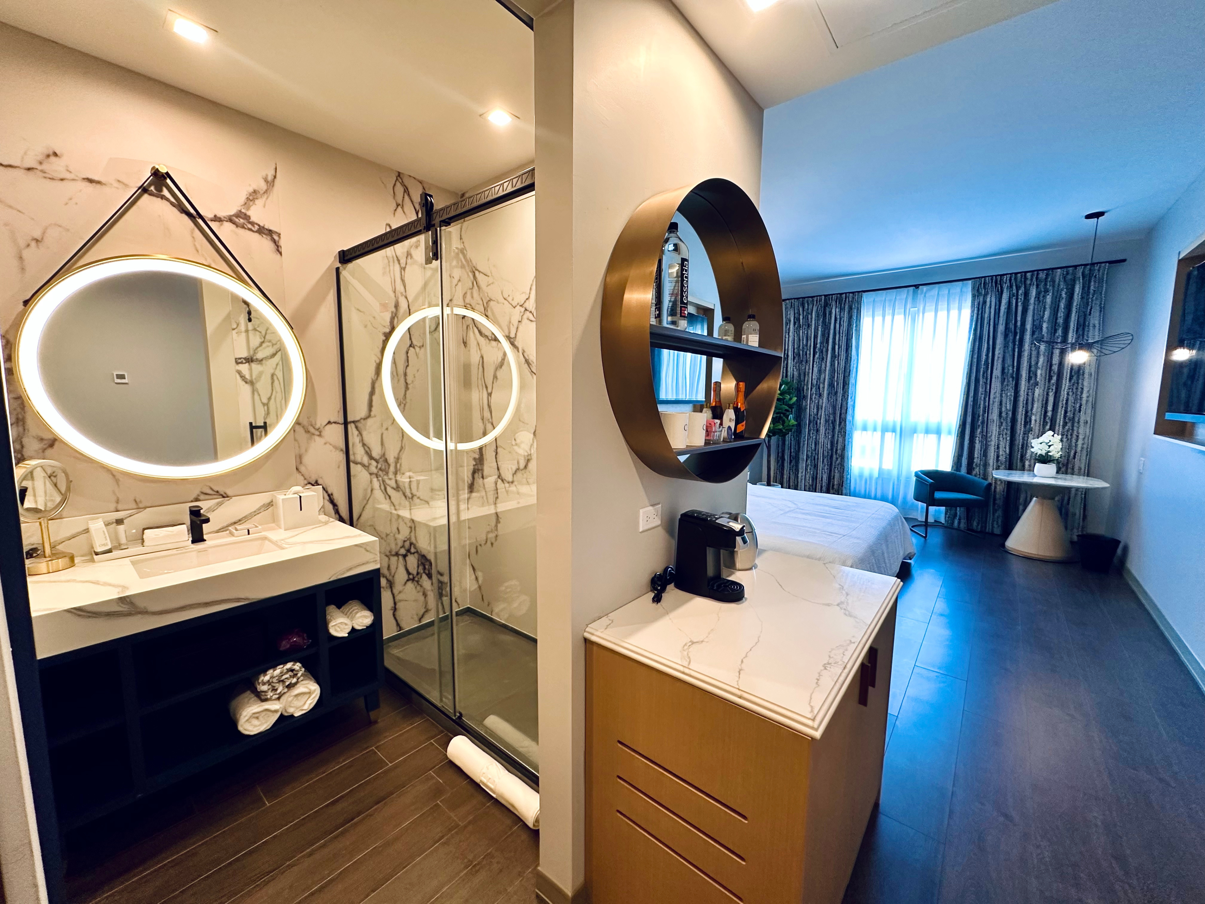 Chez Hotel Arlington Heights 28/28