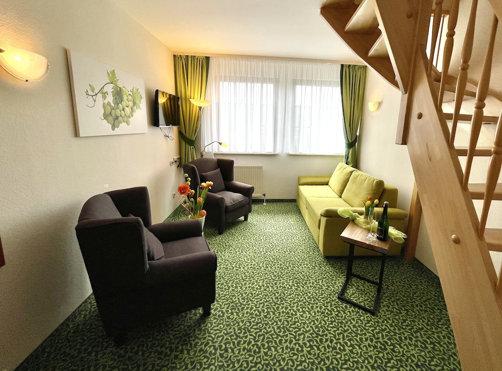 Altdeutsche Weinstube 46/72