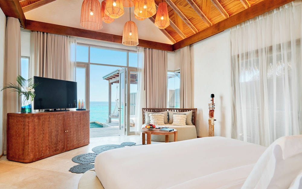 Sirru Fen Fushi Private Lagoon Resort 18/68