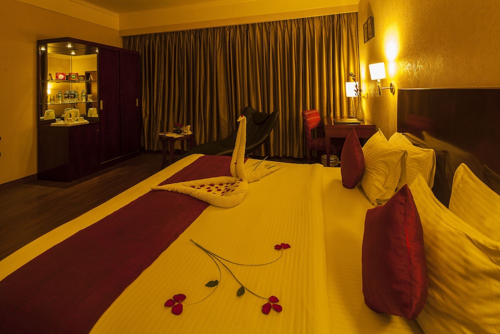 VESTA MAURYA PALACE 31/67