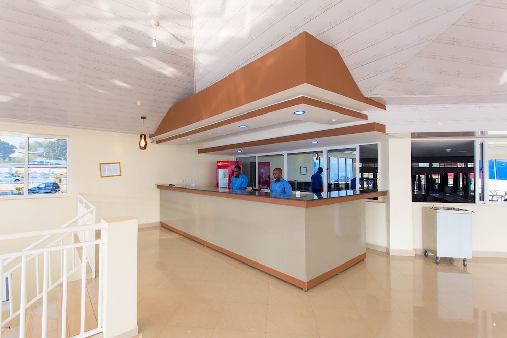 Dove Hotel 8/49