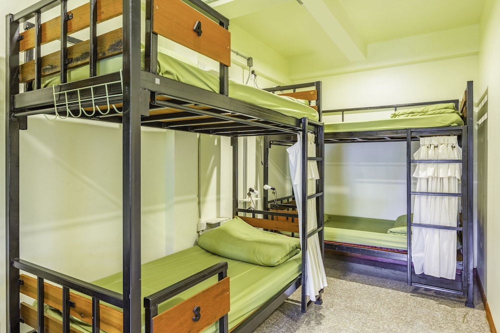 OYO 928 Leaf Hostel 55/55