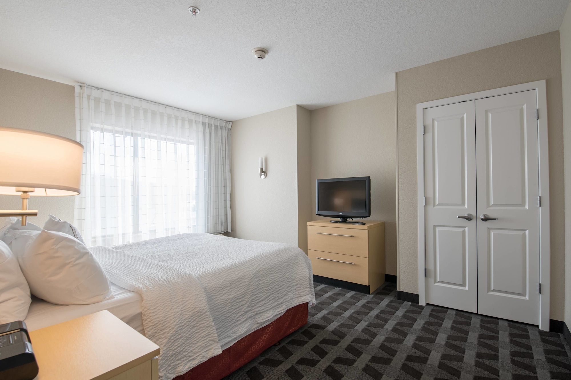 جناح بسرير كينج بغرفة نوم واحدة مع أريكة، TownePlace Suites by Marriott Provo Orem 2/3