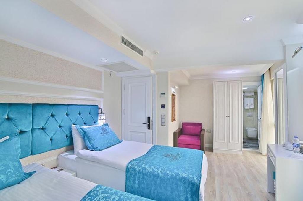 Room, Twin Beds