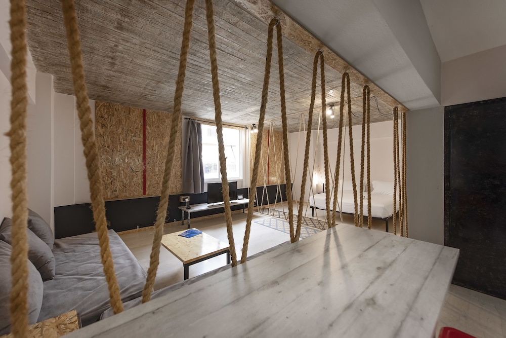 Piraeus Premium Suites 24/50