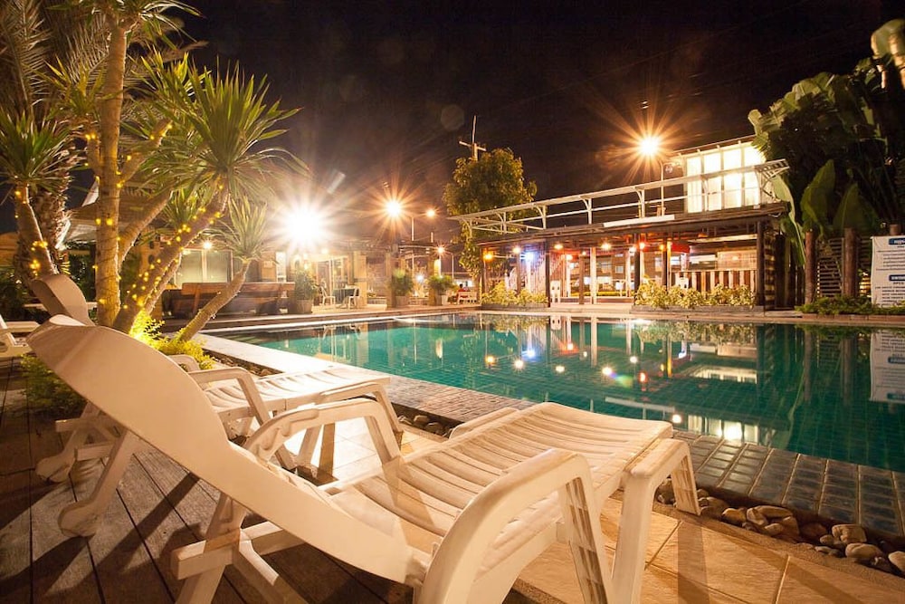 SEASON PALACE HUAHIN HOTEL 37/40