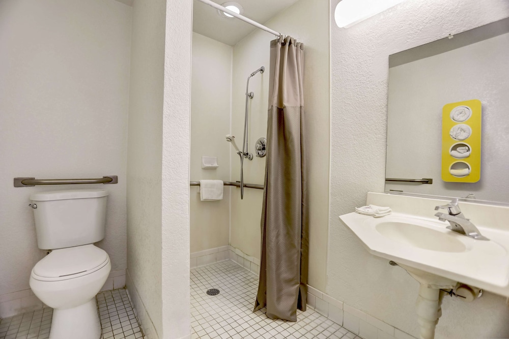 Motel6 Grants, NM 28/68