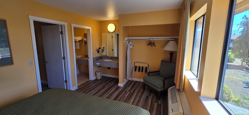 Olympic View Inn 27/49
