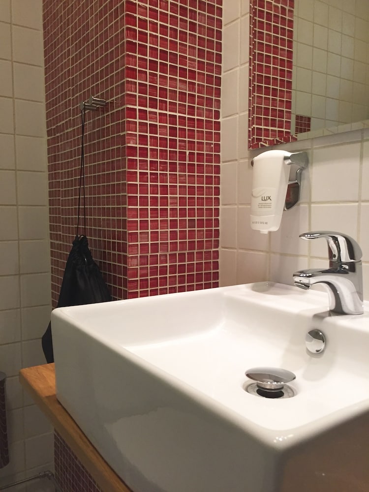 Adels Hotel 21/29