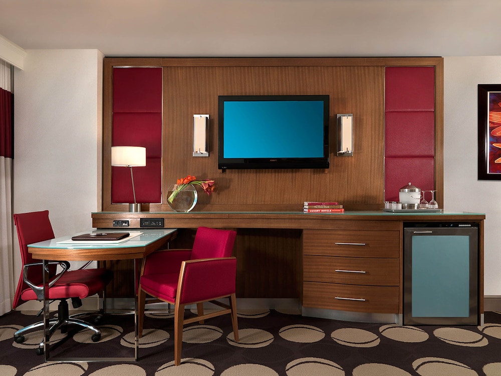 Seminole Hard Rock Hotel & Casino Hollywood 68/83