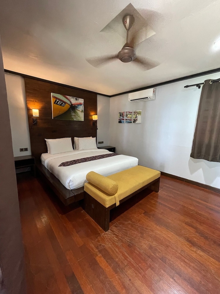 Perhentian Island Resort 7/55