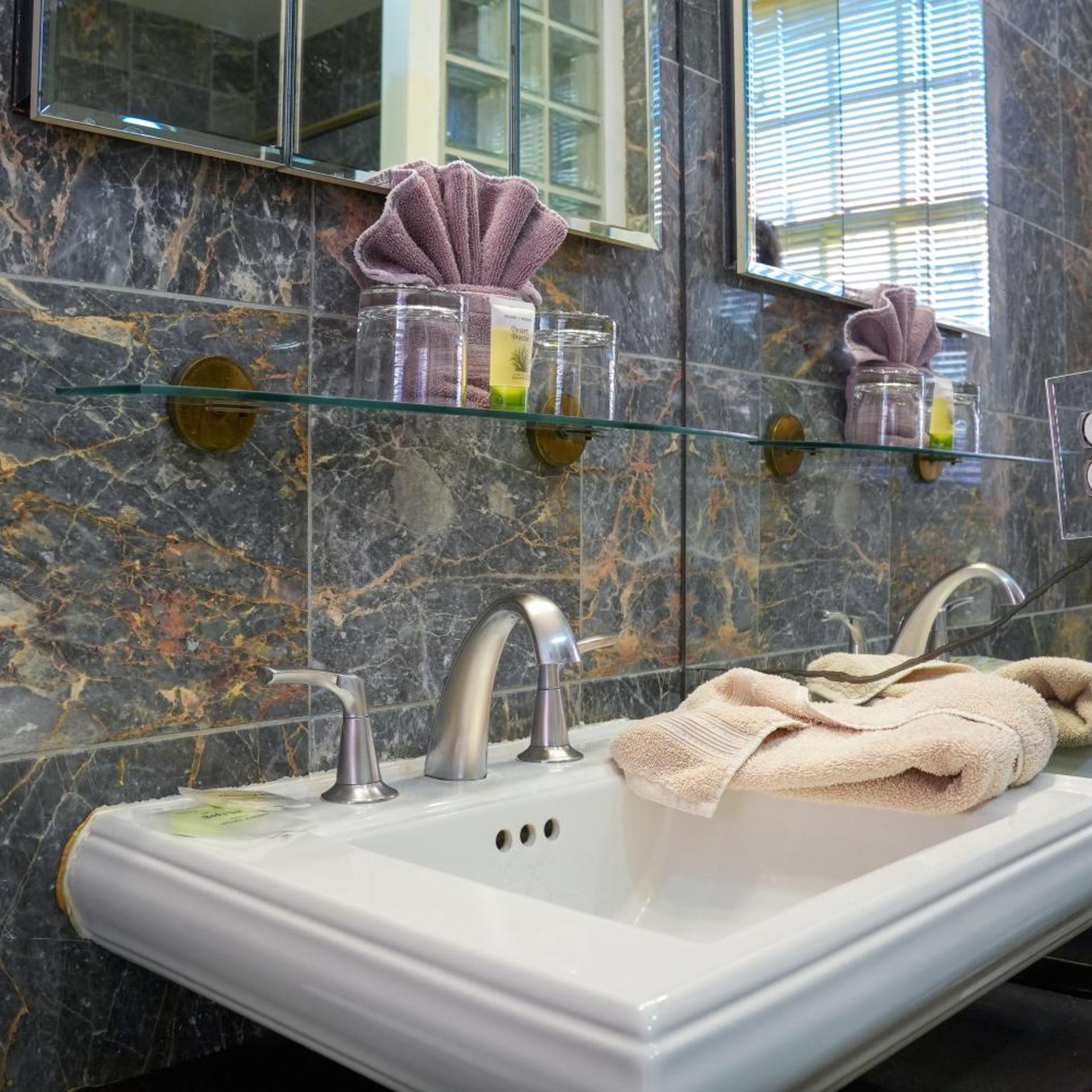 شقة عائلية بغرفتي نوم بإطلالة، The Olivier House Hotel 2/2